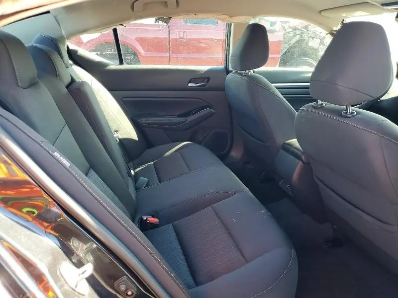 2021 NISSAN ALTIMA SV  