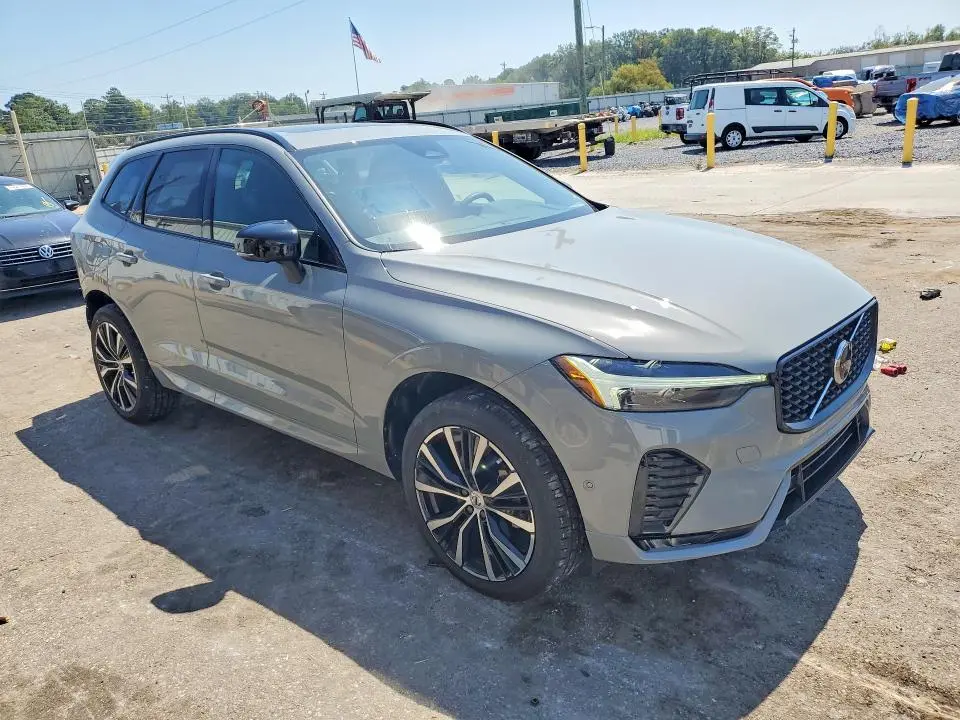 2025 VOLVO XC60 PLUS  