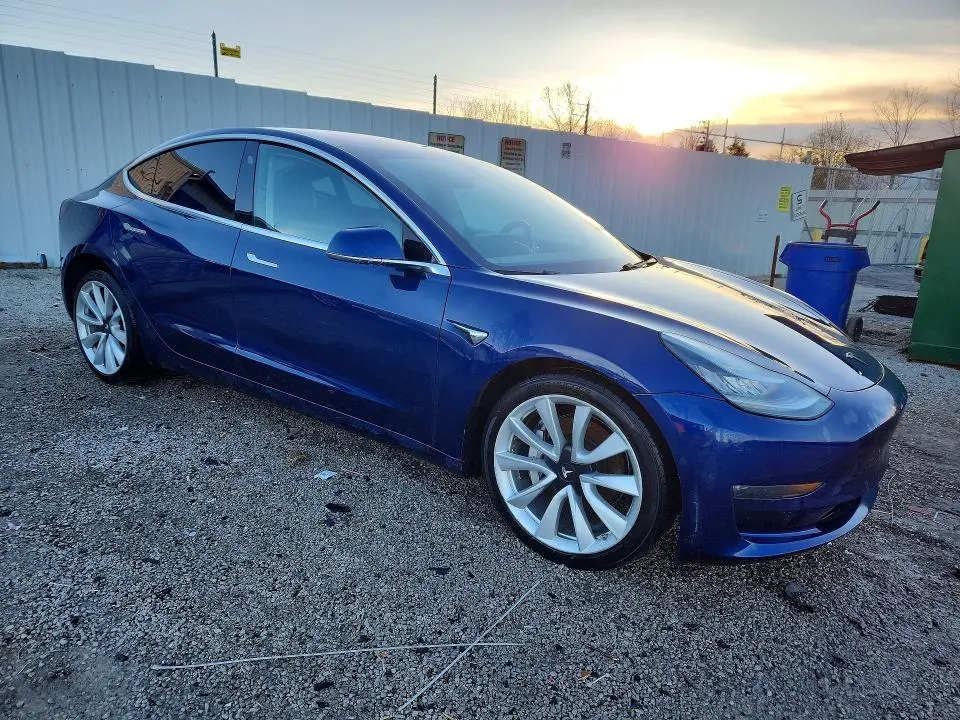 2018 TESLA MODEL 3   