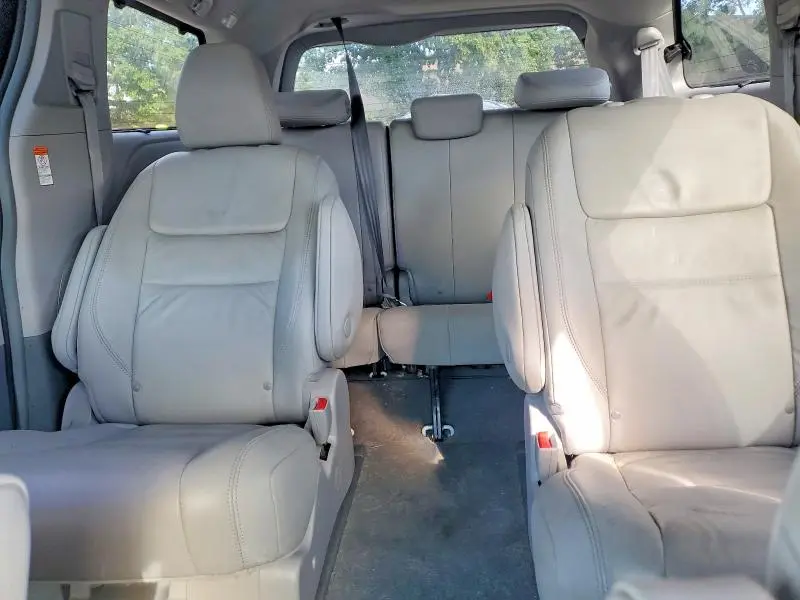 2019 TOYOTA SIENNA XLE 7-PASSENGER  