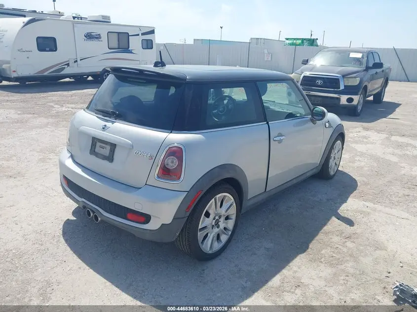 2010 MINI COOPER S  