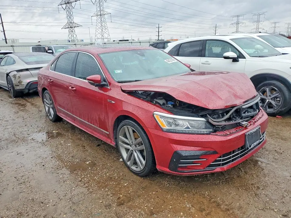 2019 VOLKSWAGEN PASSAT SE R-LINE  