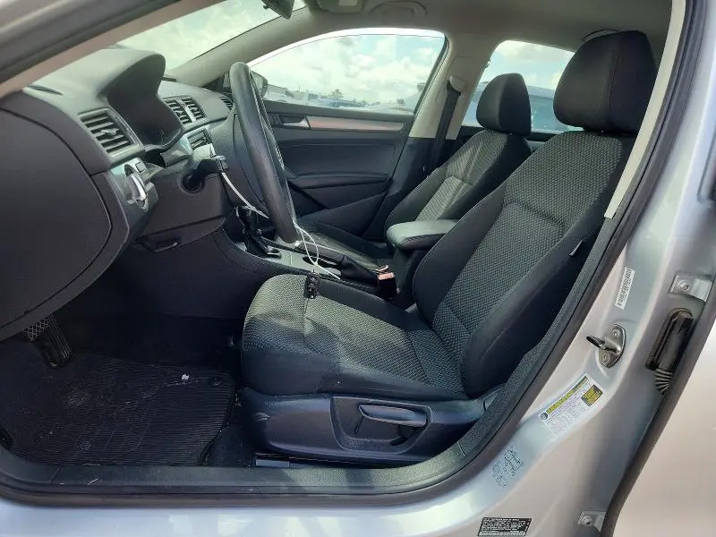 2012 VOLKSWAGEN PASSAT S  