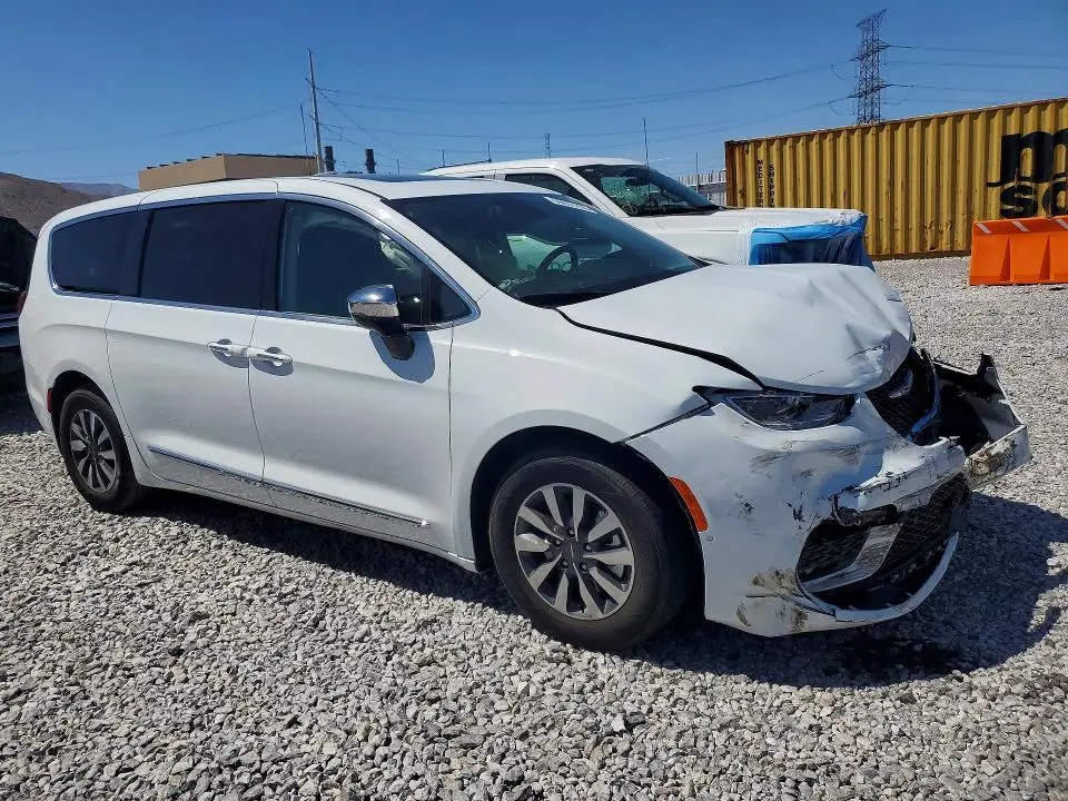 2023 CHRYSLER PACIFICA HYBRID PINNACLE  