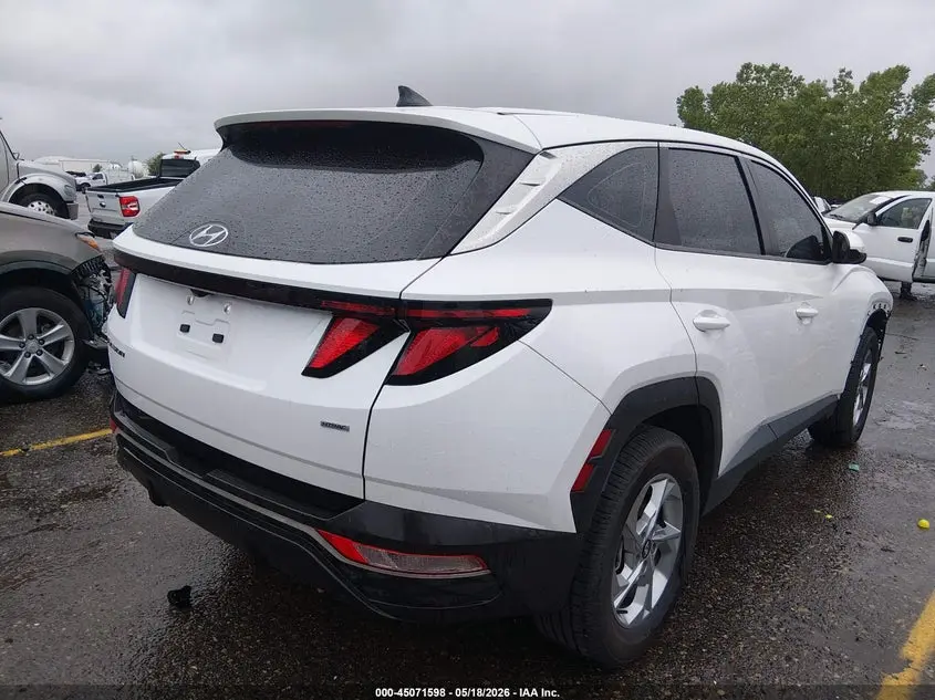 2022 HYUNDAI TUCSON SE