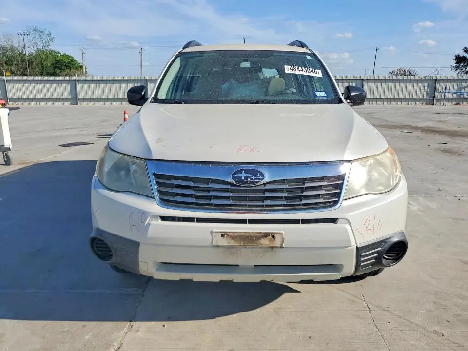 2010 SUBARU FORESTER XS  