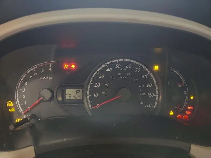 2012 TOYOTA SIENNA LE  