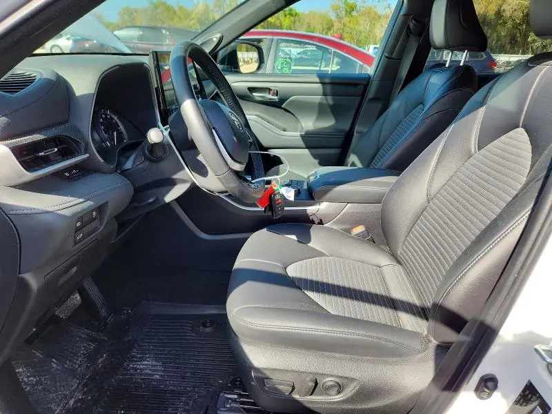 2024 TOYOTA HIGHLANDER XSE  