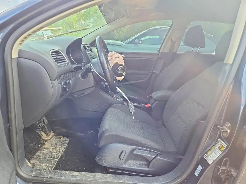2011 VOLKSWAGEN GOLF   