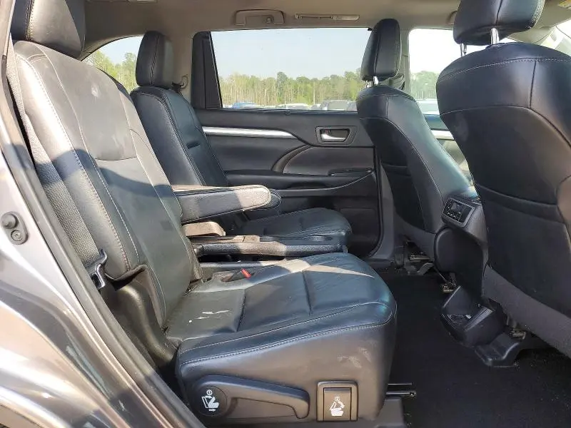 2017 TOYOTA HIGHLANDER XLE  