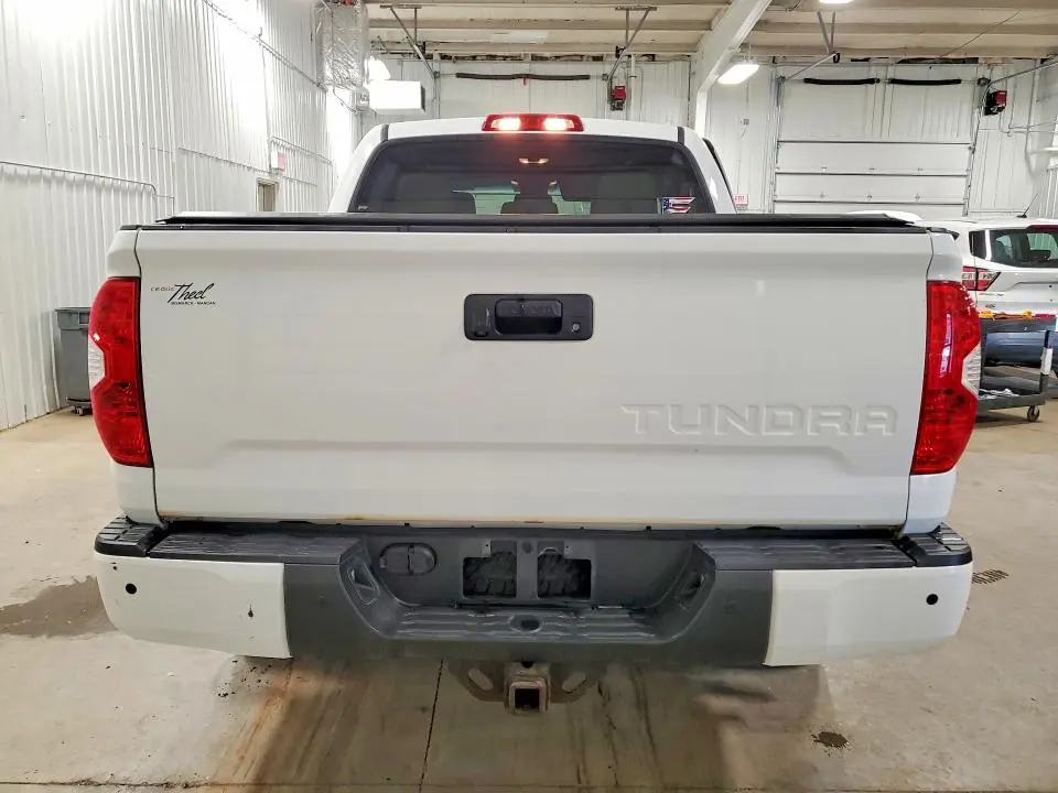 2015 TOYOTA TUNDRA CREWMAX LIMITED  