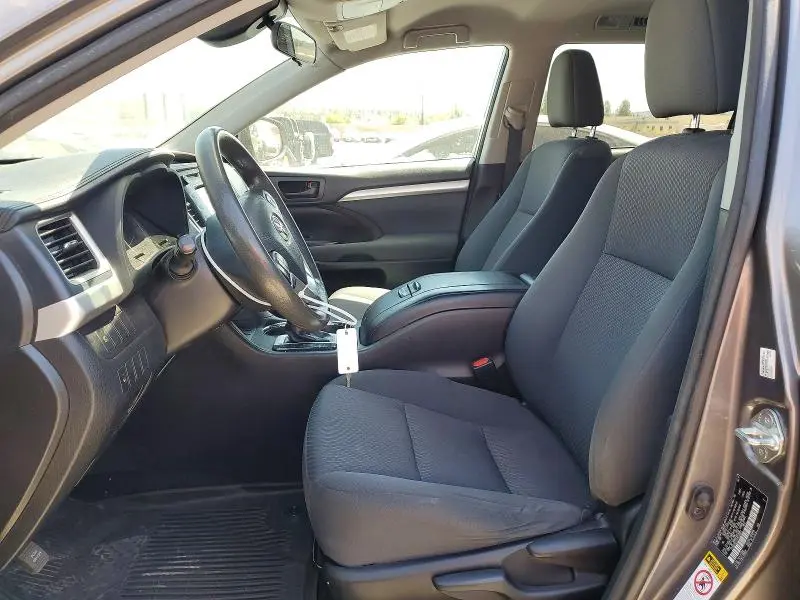 2018 TOYOTA HIGHLANDER LE  