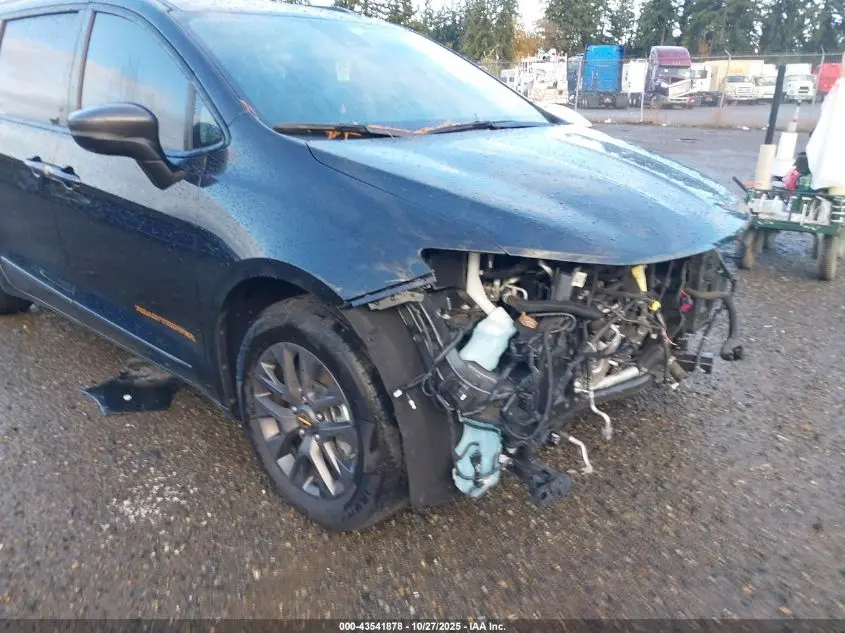 2023 CHRYSLER PACIFICA HYBRID TOURING L