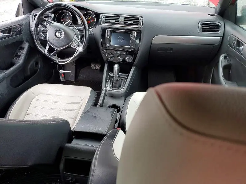 2016 VOLKSWAGEN JETTA SPORT  