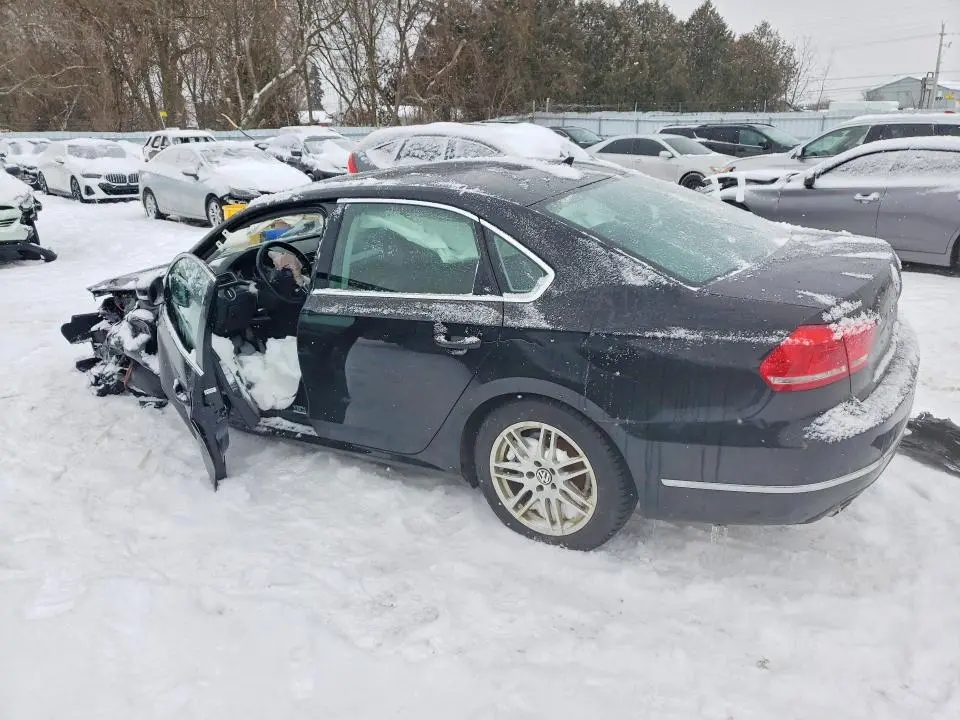 2015 VOLKSWAGEN PASSAT SE  