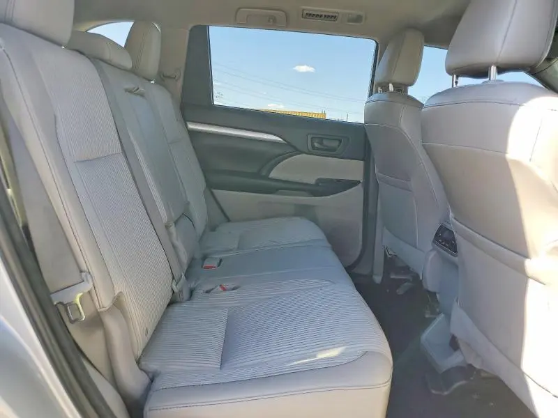 2015 TOYOTA HIGHLANDER LE PLUS  