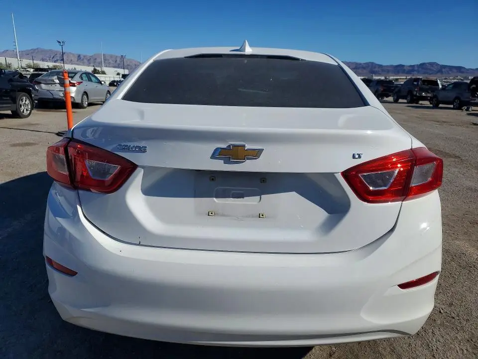 2018 CHEVROLET CRUZE LT  
