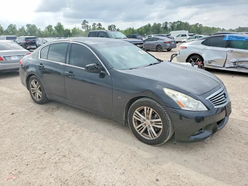 2015 INFINITI Q40 BASE  