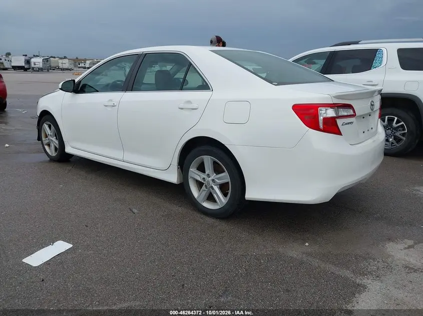 2012 TOYOTA CAMRY SE