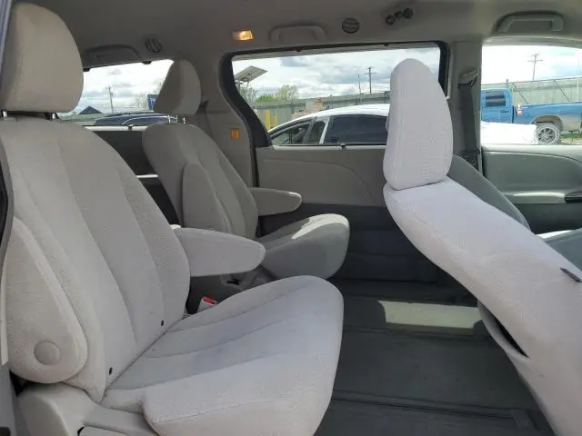 2011 TOYOTA SIENNA LE  