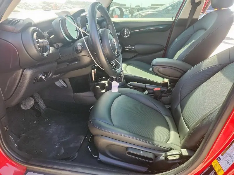 2019 MINI COOPER   