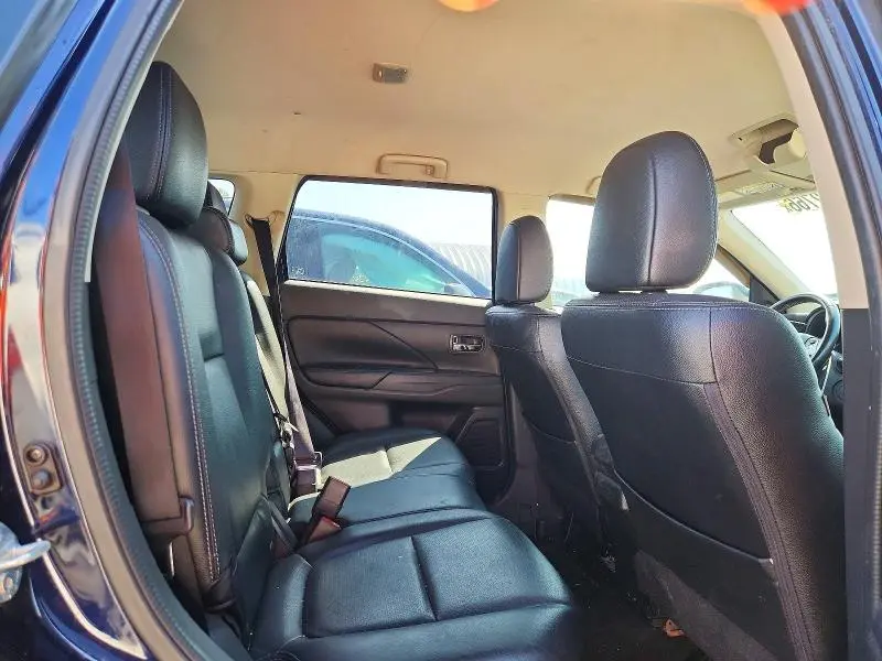 2016 MITSUBISHI OUTLANDER SE  