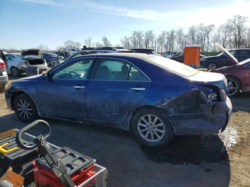 2011 TOYOTA CAMRY SE  