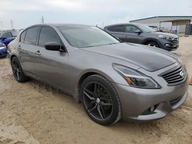 2011 INFINITI G37   