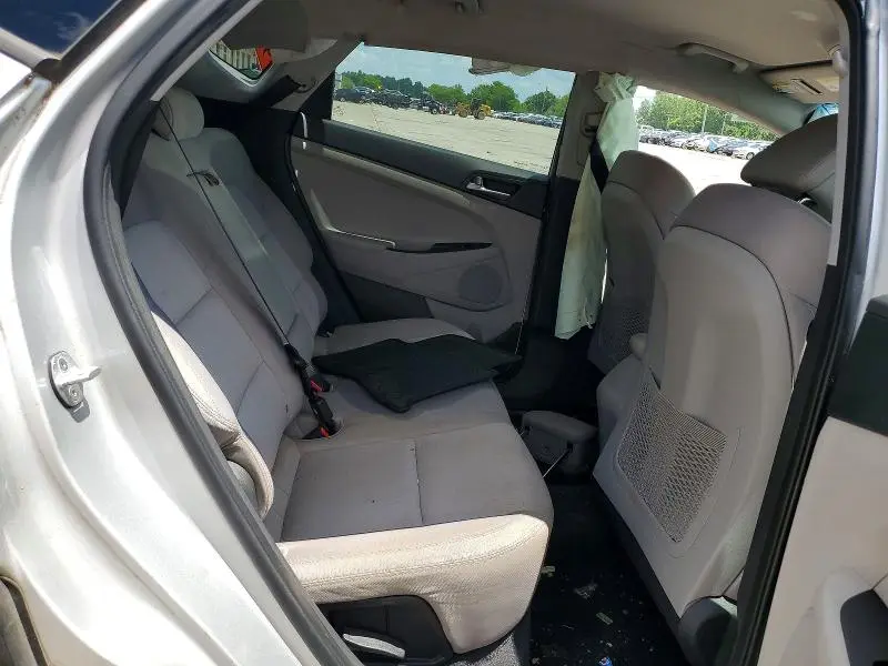 2016 HYUNDAI TUCSON SE  