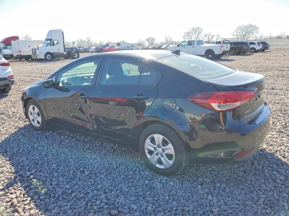 2017 KIA FORTE LX  