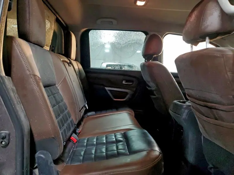 2017 NISSAN TITAN SV  