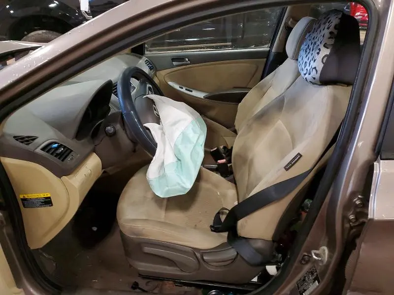 2012 HYUNDAI ACCENT GLS  