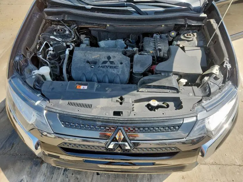 2020 MITSUBISHI OUTLANDER SE  