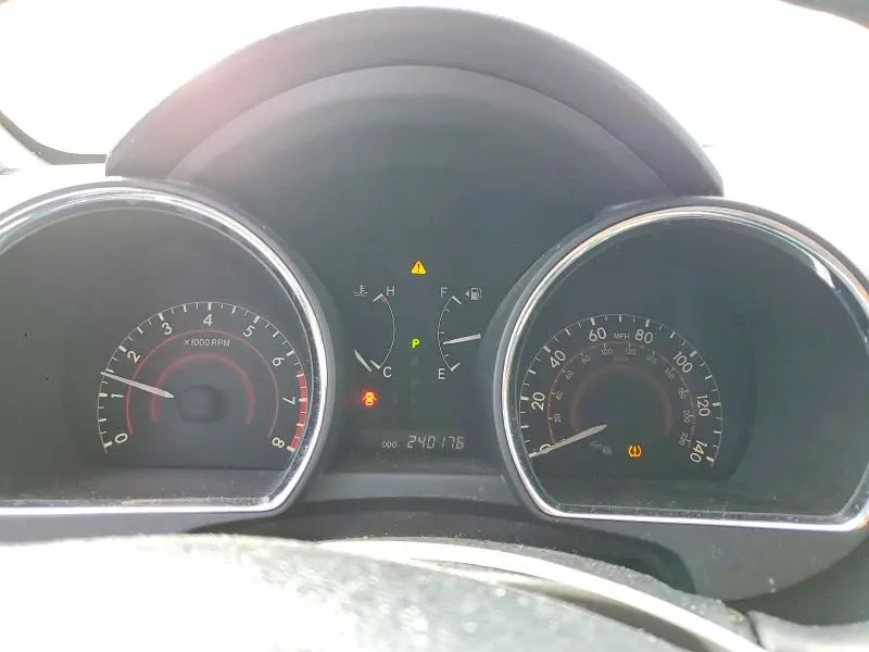 2012 TOYOTA HIGHLANDER SE  
