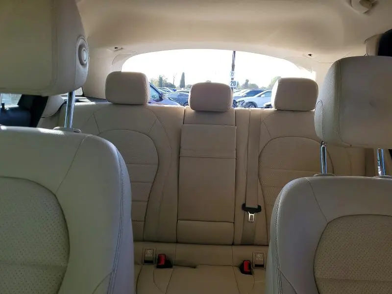 2022 MERCEDES-BENZ GLC 300  