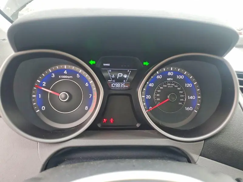 2014 HYUNDAI ELANTRA SE  