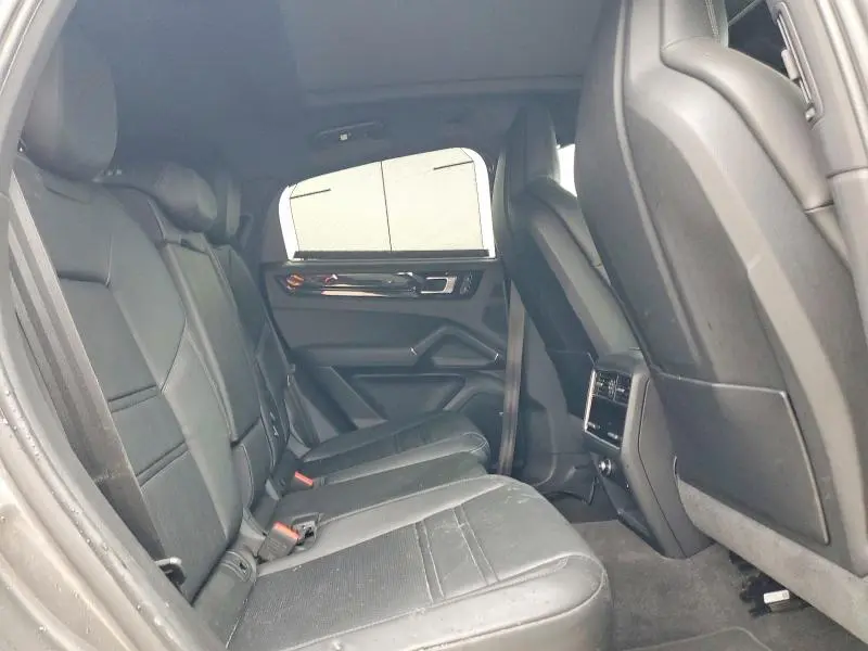 2023 PORSCHE CAYENNE COUPE  