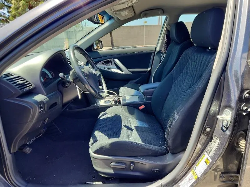 2010 TOYOTA CAMRY SE  