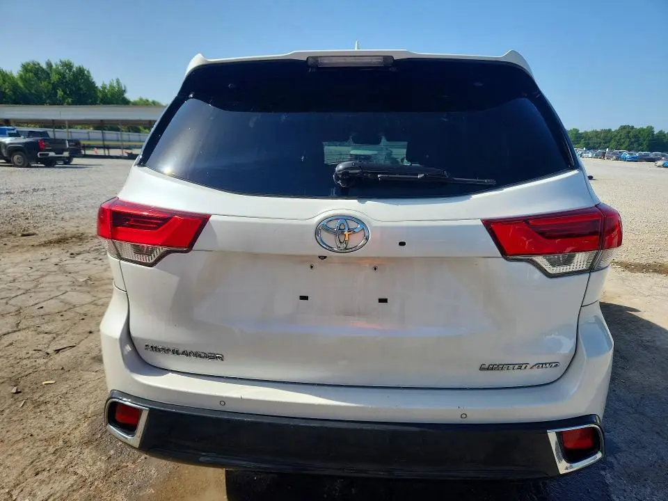 2017 TOYOTA HIGHLANDER LIMITED  