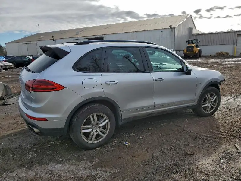 2015 PORSCHE CAYENNE   