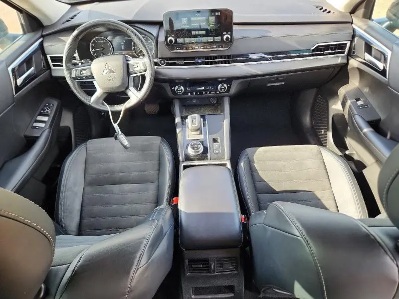 2023 MITSUBISHI OUTLANDER SE  
