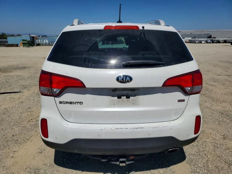 2015 KIA SORENTO LX  