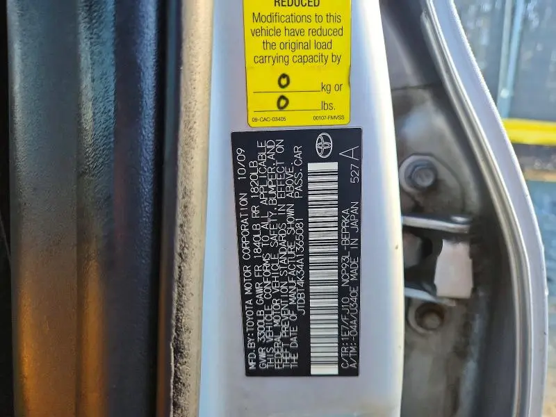 2010 TOYOTA YARIS BASE  