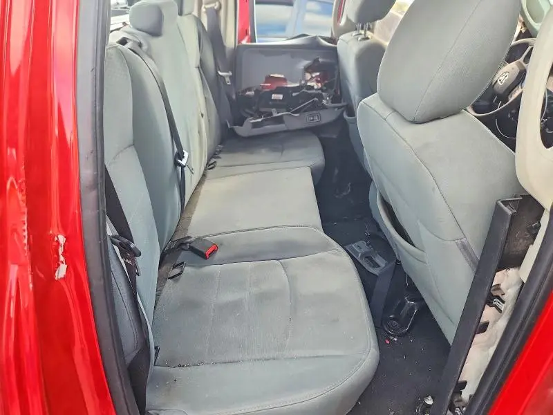 2013 RAM 1500 SLT  