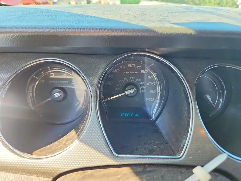 2011 FORD TAURUS SEL  