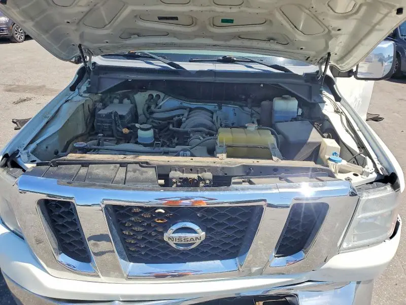 2015 NISSAN NV 2500 HD SL  