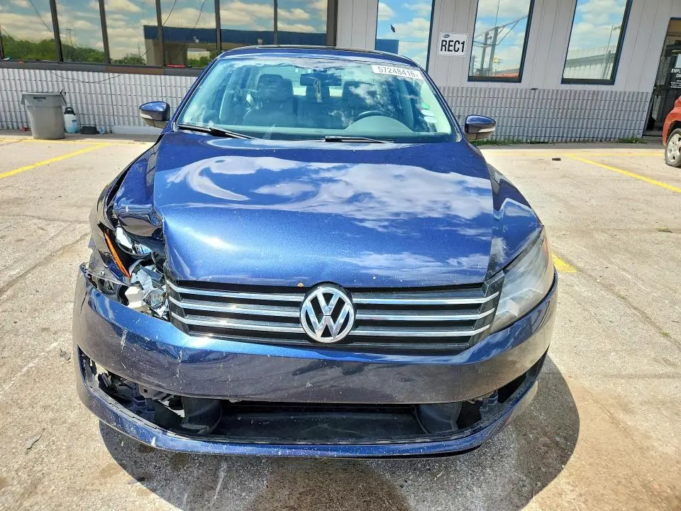 2013 VOLKSWAGEN PASSAT SE  