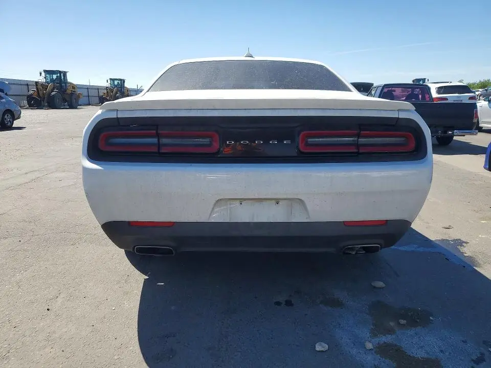 2016 DODGE CHALLENGER SXT  