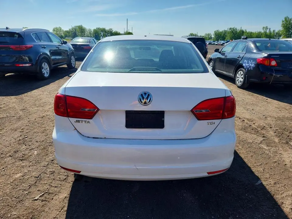 2011 VOLKSWAGEN JETTA BASE  