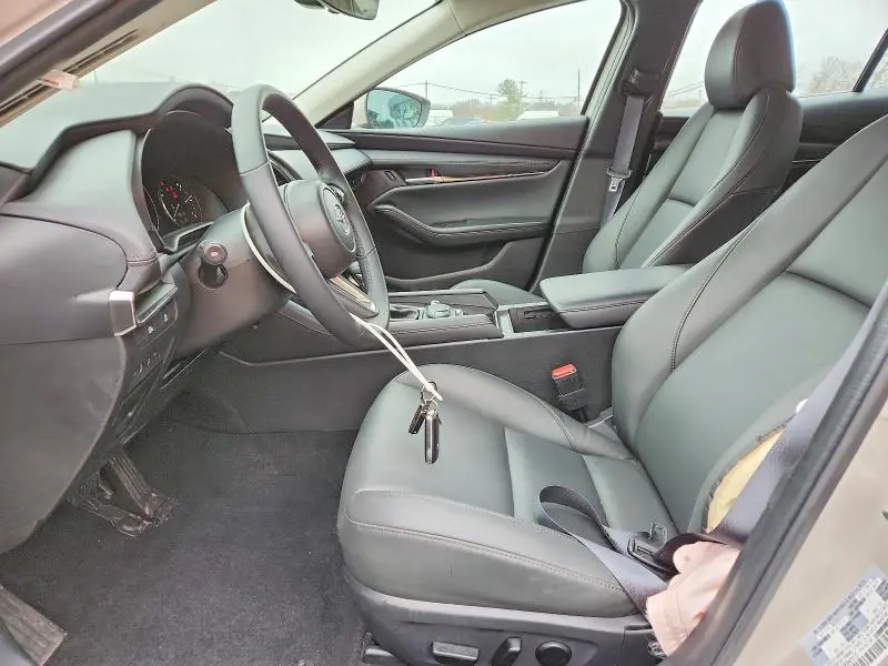 2025 MAZDA 3 PREFERRED  
